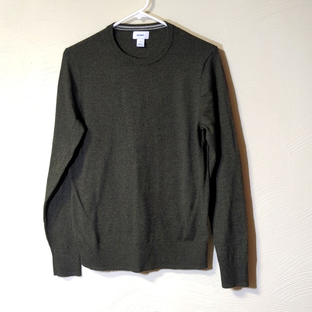 Old Navy Men's Hunter green sweater